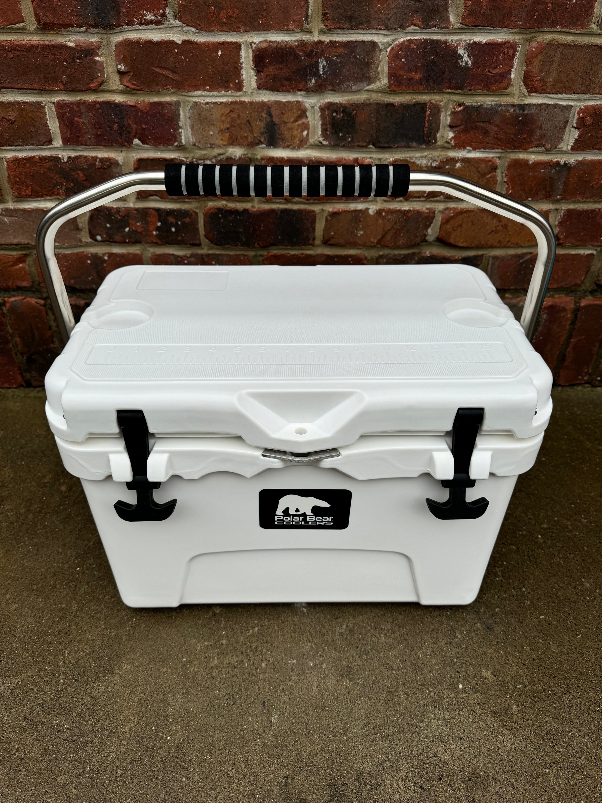 Hard Sided 20 Can Hard Cooler by Polar Bear Coolers – Polar Bear